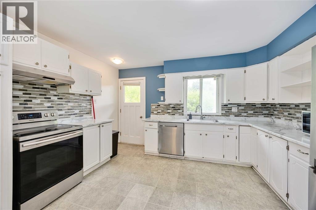 226 Trudeau Drive, Sarnia, ON, N7S 4K6 - 10