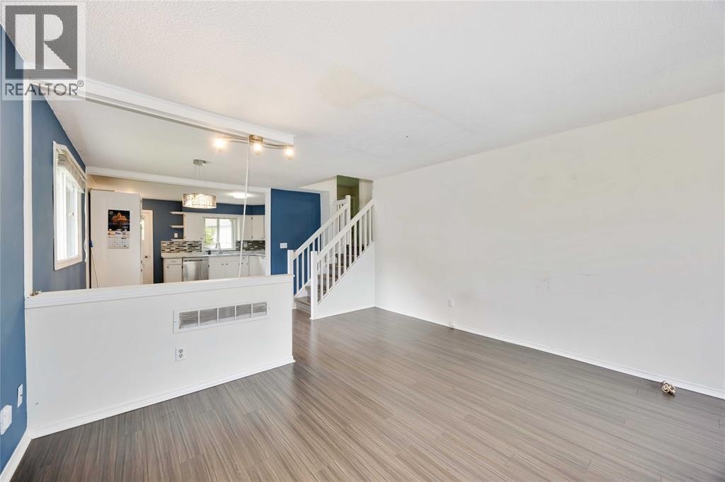 226 Trudeau Drive, Sarnia, ON, N7S 4K6 - 6