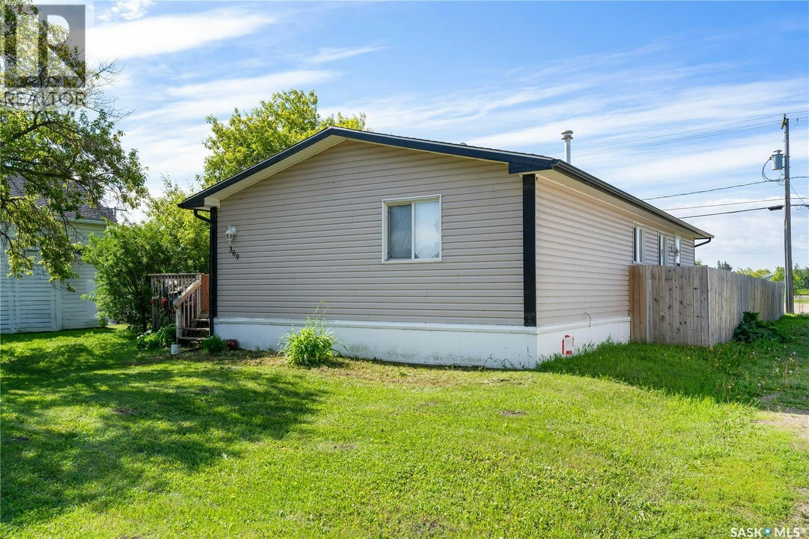 309 Burrows Avenue W, Melfort, SK, S0E 1A0