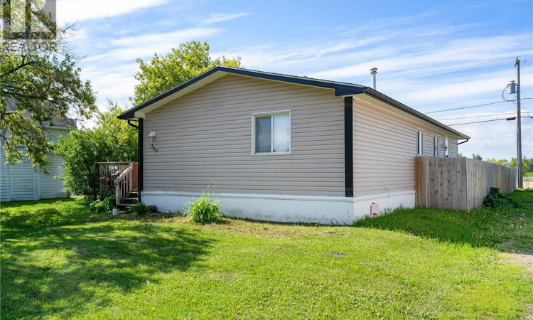 309 Burrows Avenue W