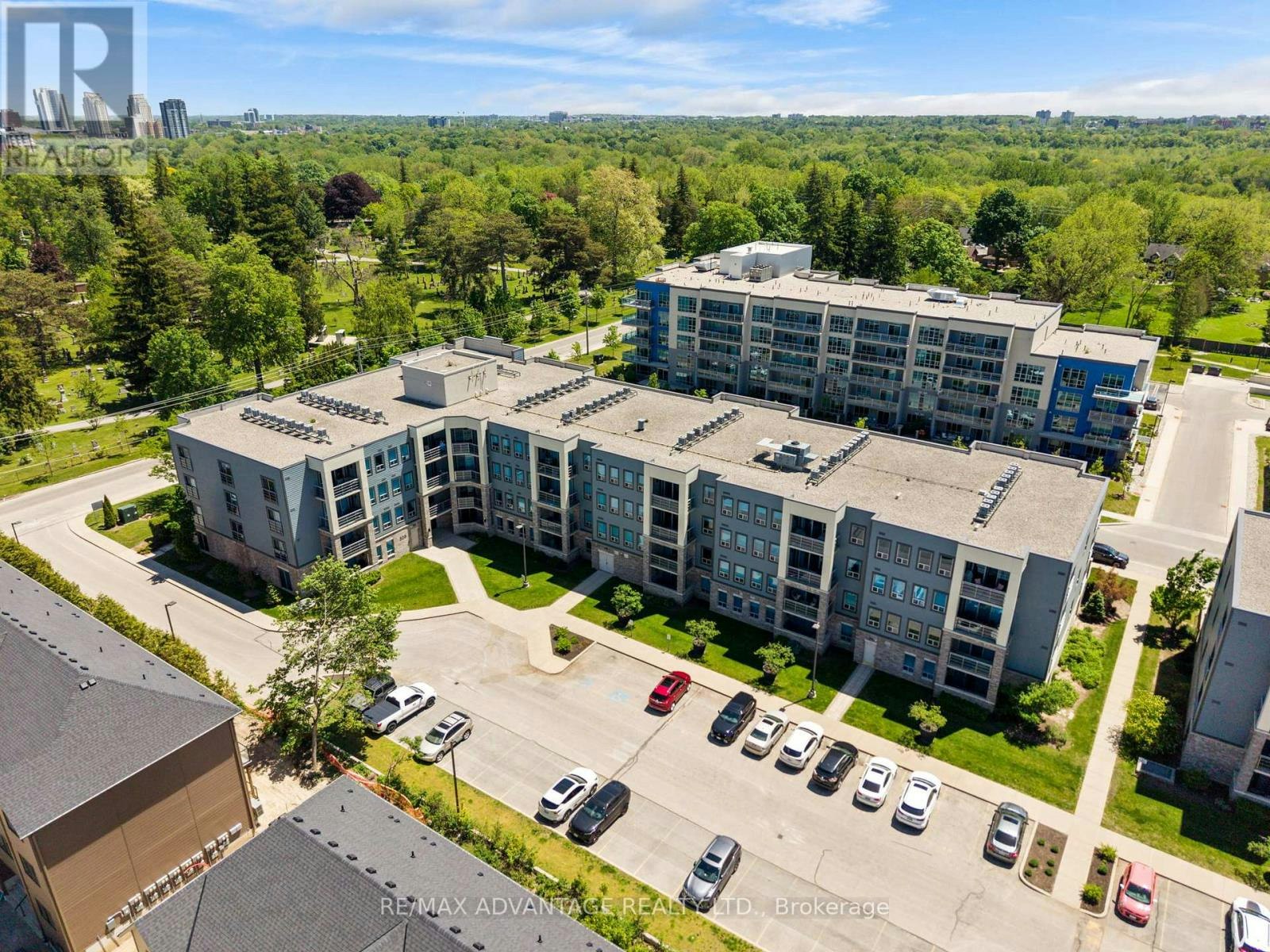 109-320 Sugarcreek Trail, London, ON, N6H 0G3