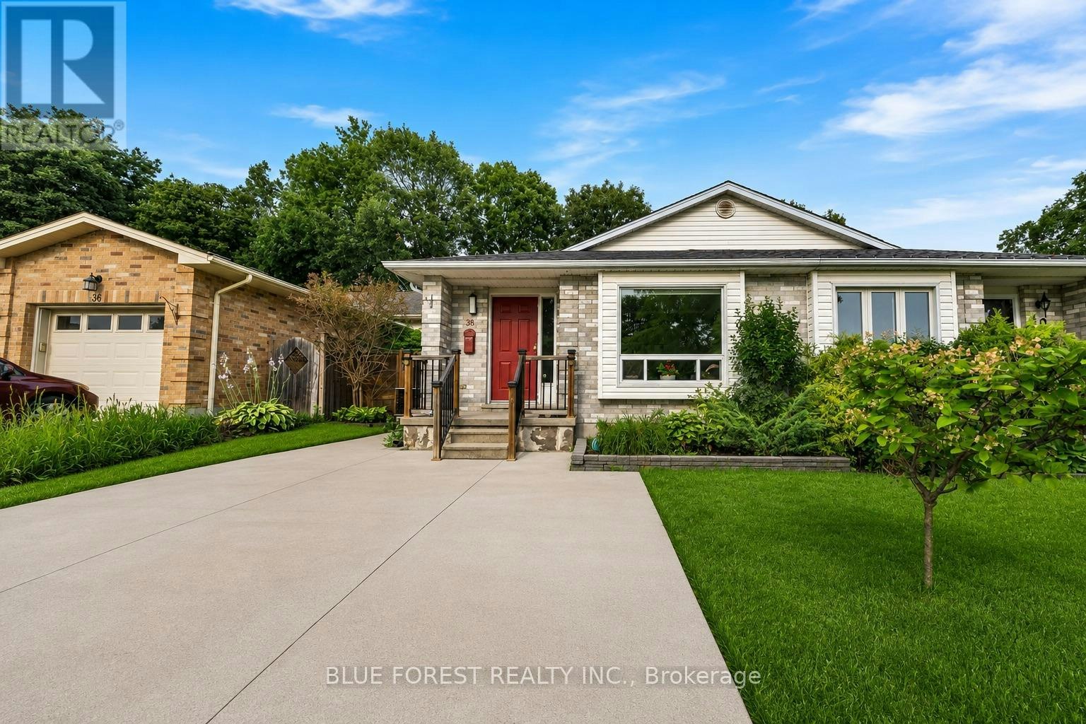 38 Folkstone Court, London, ON, N5V 4Y3