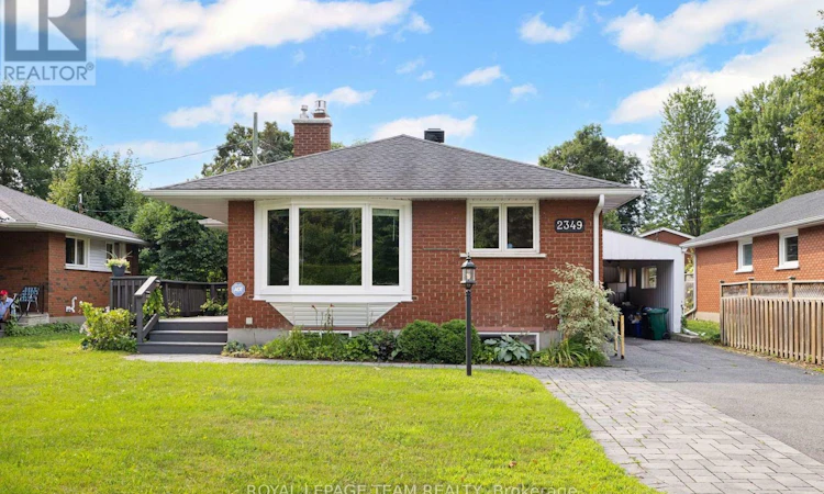 2349 Edwin Crescent