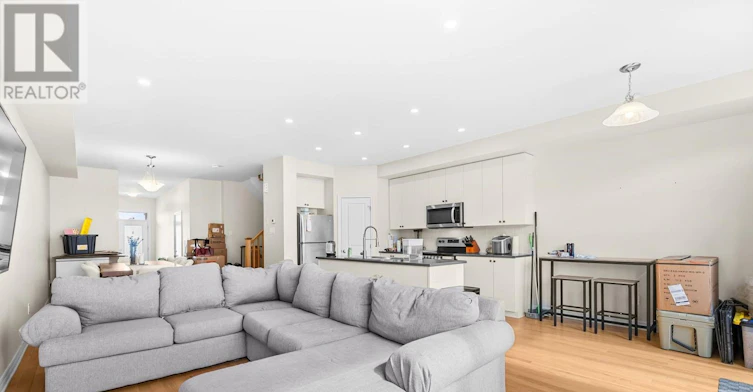 709 Namur Street, Russell, ON, K0A 1W0 - 9
