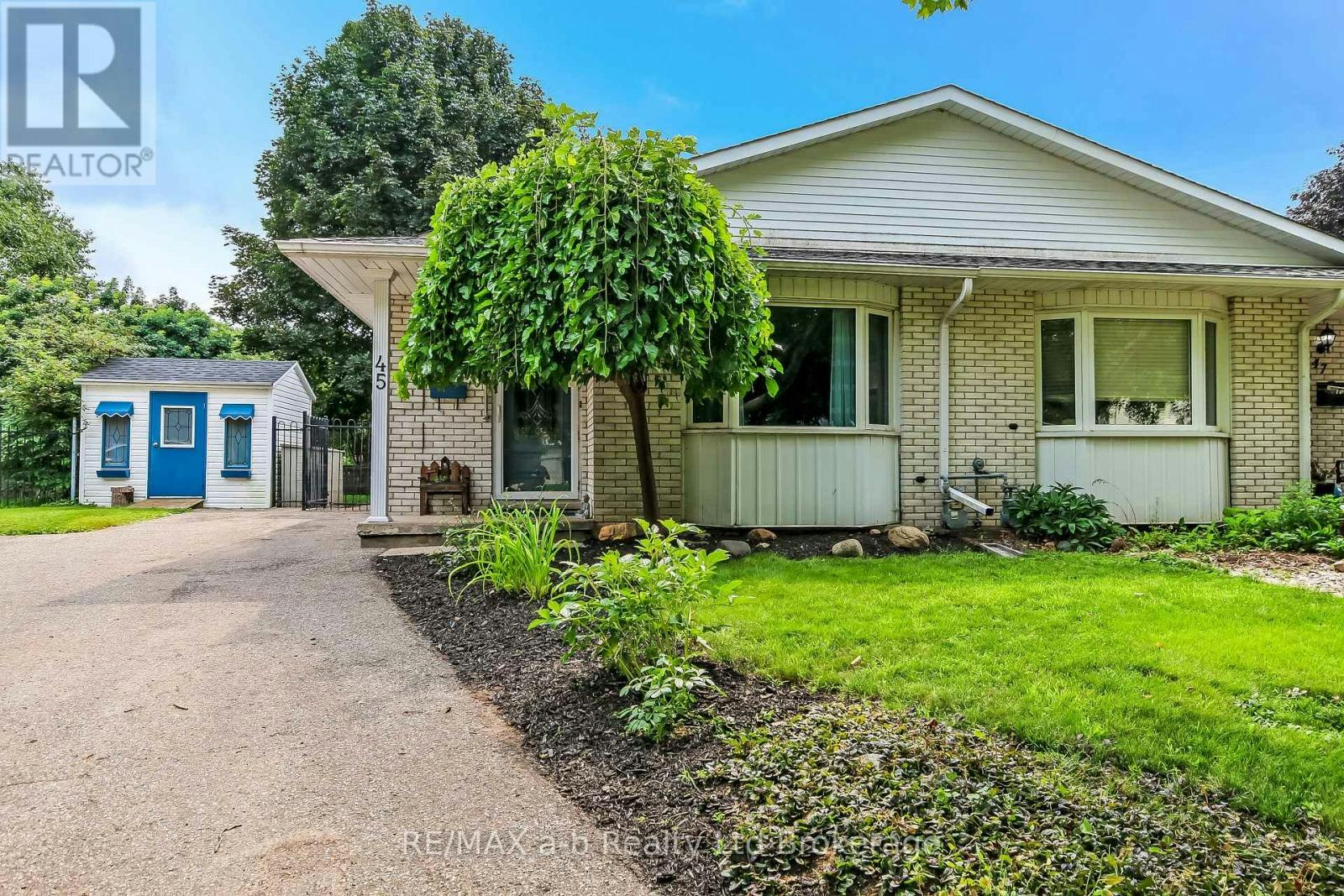 45 Carlyle Place, Kitchener, ON, N2P 1R6