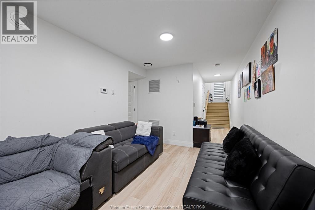 2 Lower-2224 Fraser, Windsor, ON, N8X 3Z7 - 3