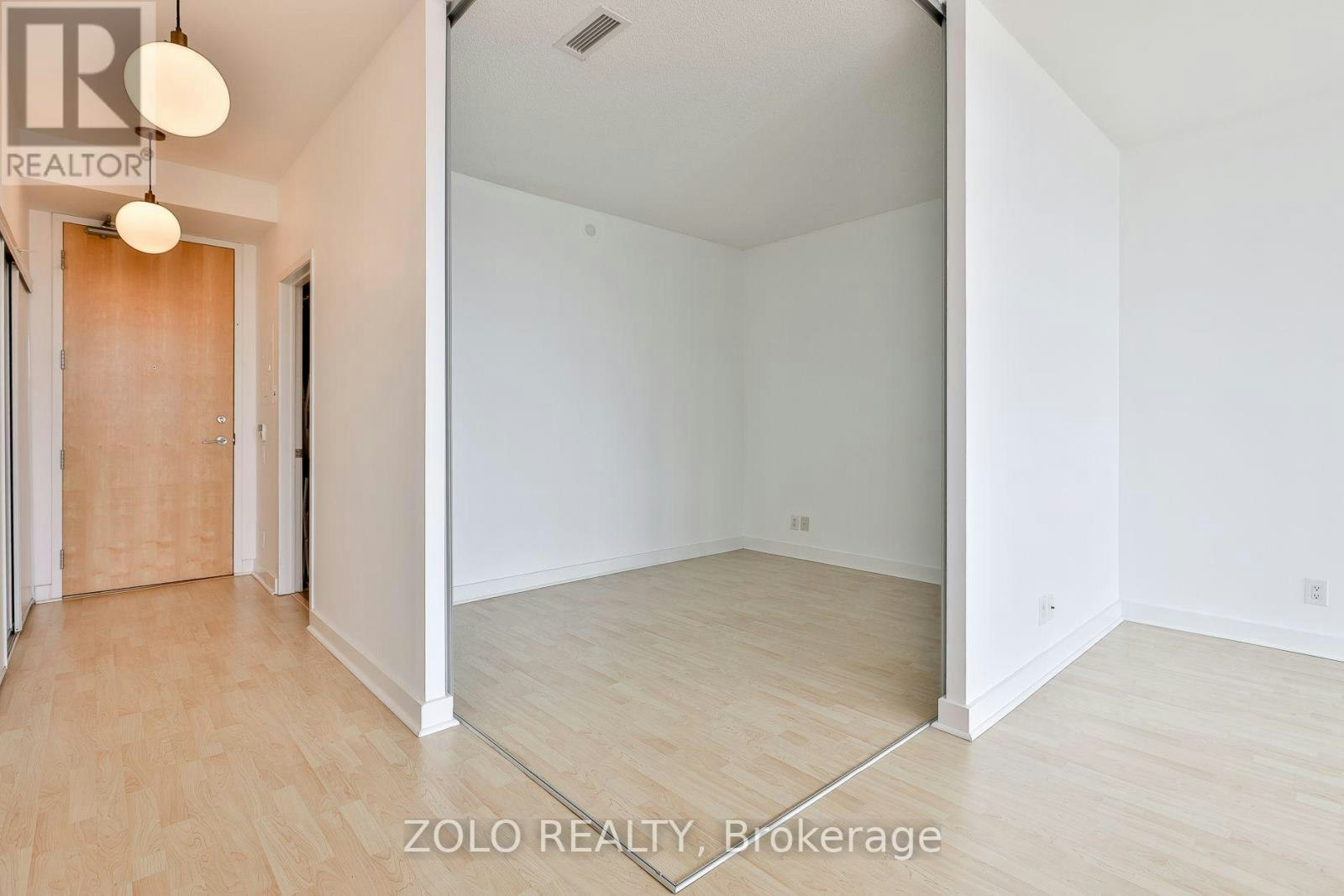 901-33 Mill Street, Toronto, ON, M5A 3R3 - 4