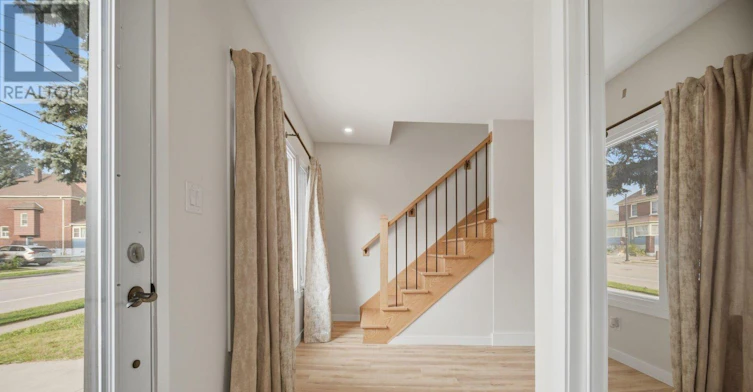 5759 Robinson Street, Niagara Falls, ON, L2G 2B3 - 3