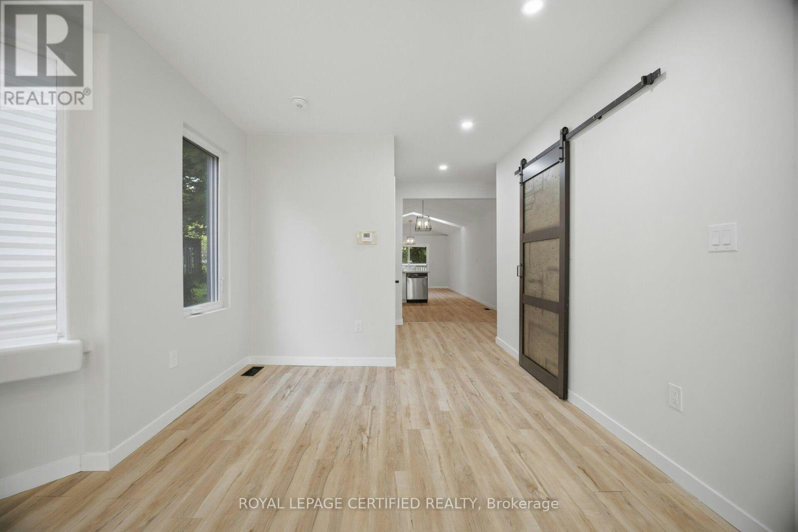 5759 Robinson Street, Niagara Falls, ON, L2G 2B3 - 14