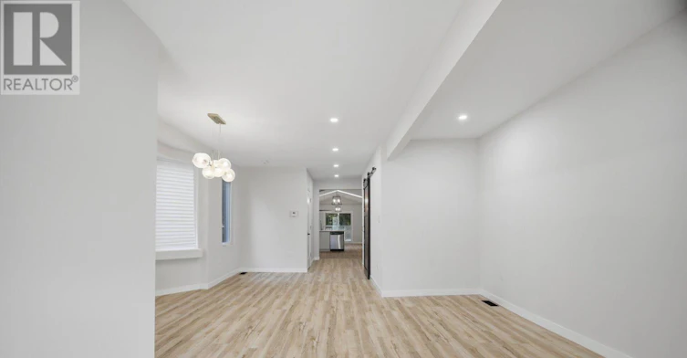 5759 Robinson Street, Niagara Falls, ON, L2G 2B3 - 9