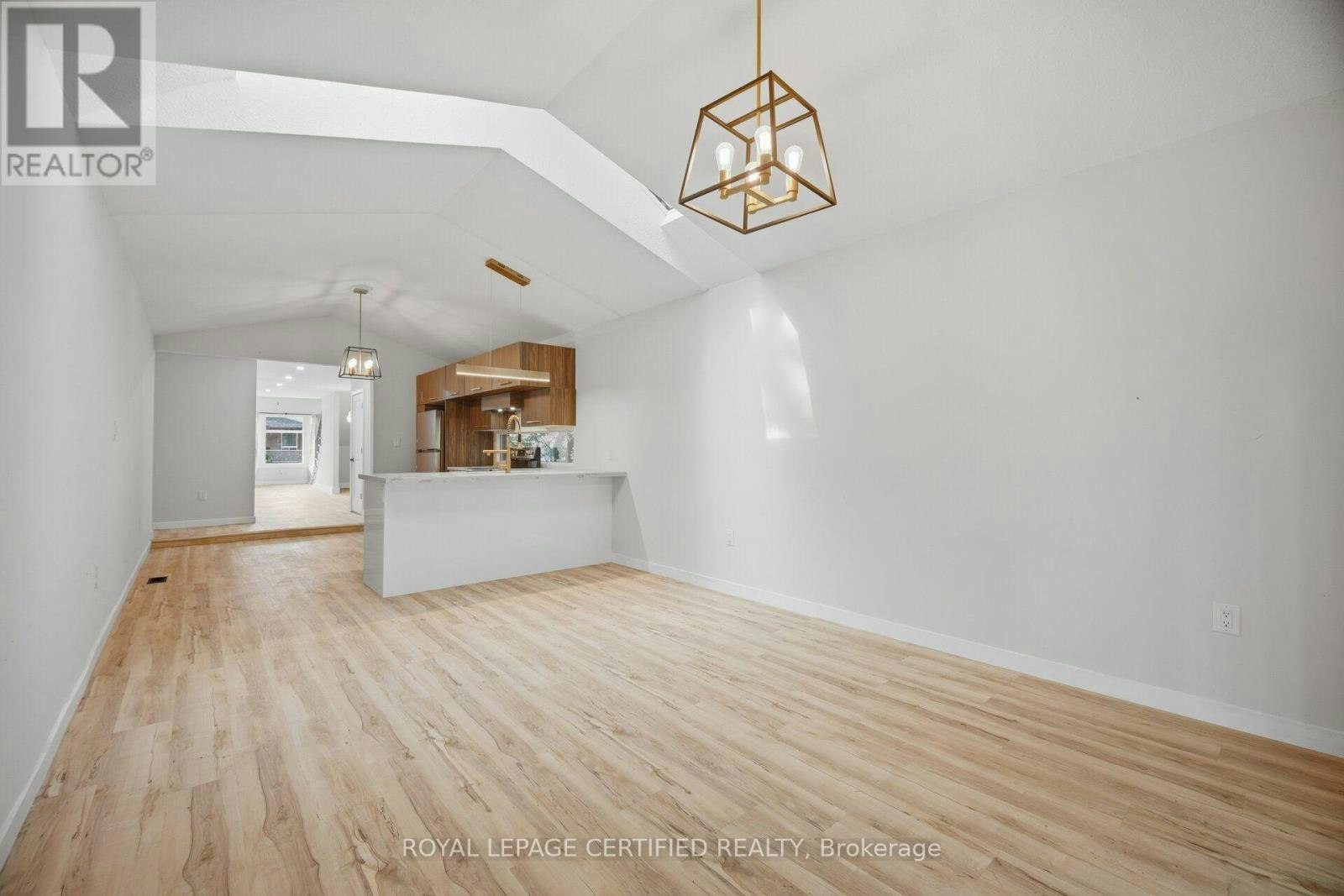 5759 Robinson Street, Niagara Falls, ON, L2G 2B3 - 23