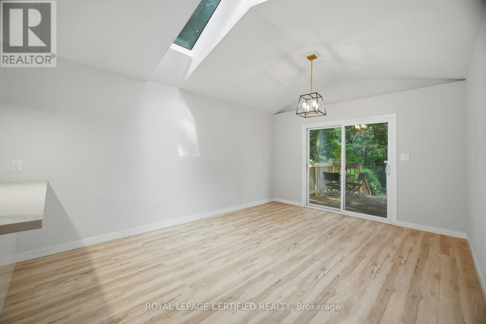 5759 Robinson Street, Niagara Falls, ON, L2G 2B3 - 21