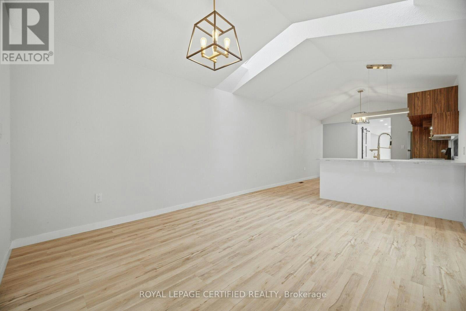 5759 Robinson Street, Niagara Falls, ON, L2G 2B3 - 20