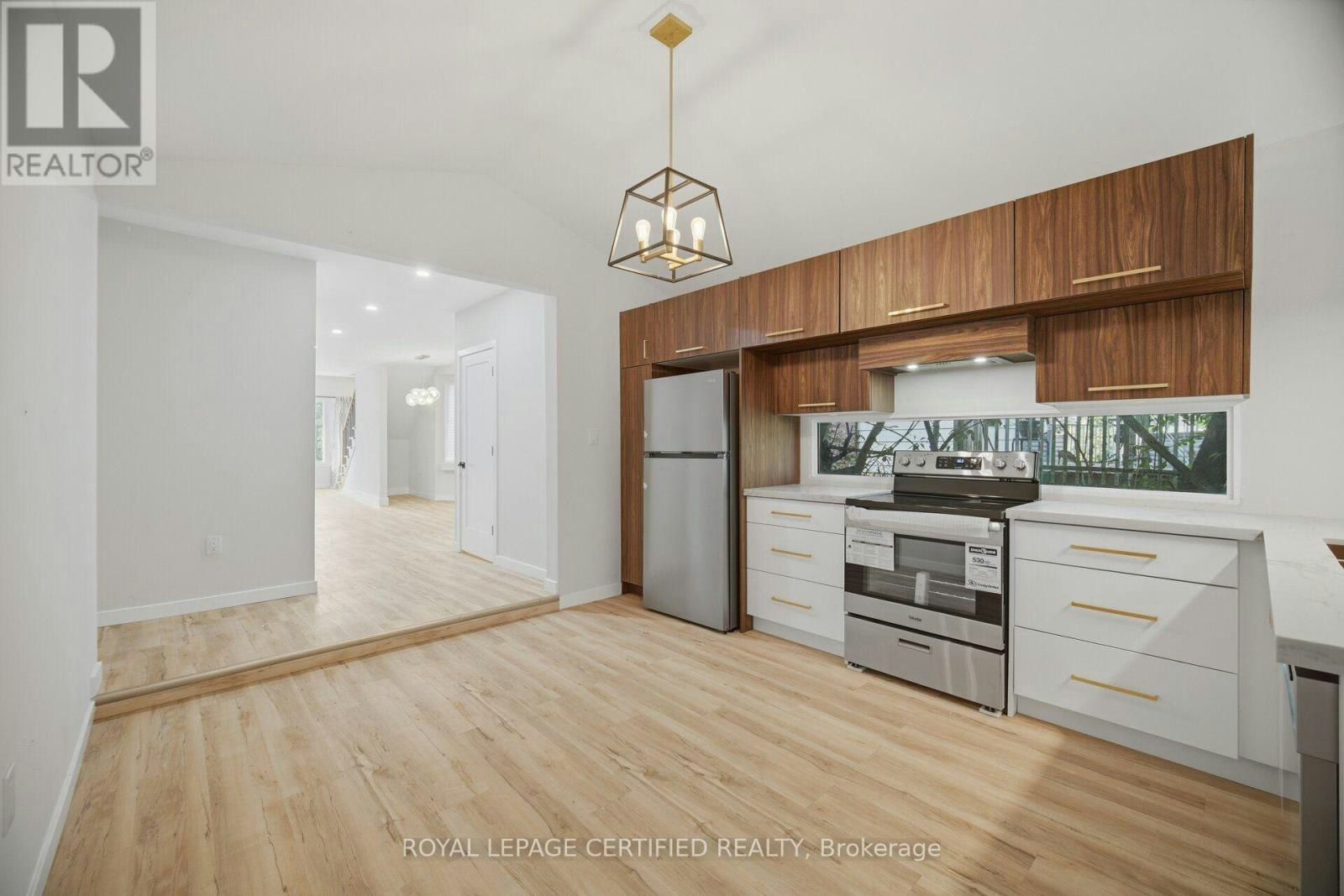 5759 Robinson Street, Niagara Falls, ON, L2G 2B3 - 17