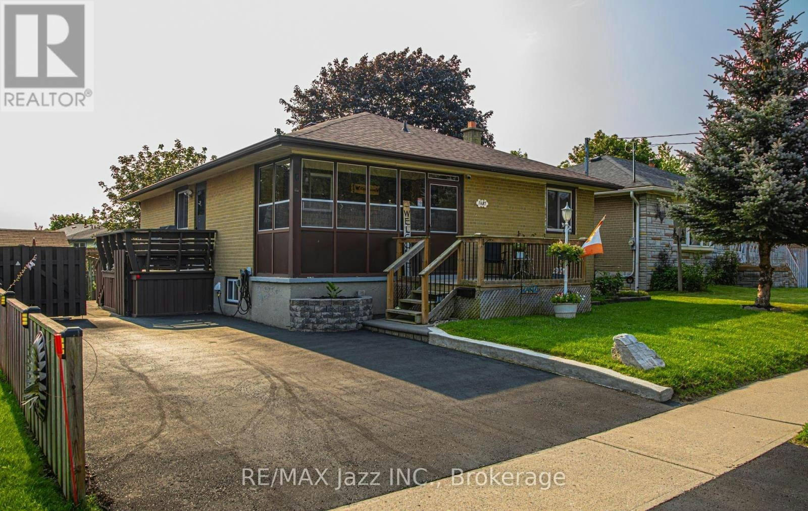 1481 Evangeline Drive, Oshawa, ON, L1J 3S8