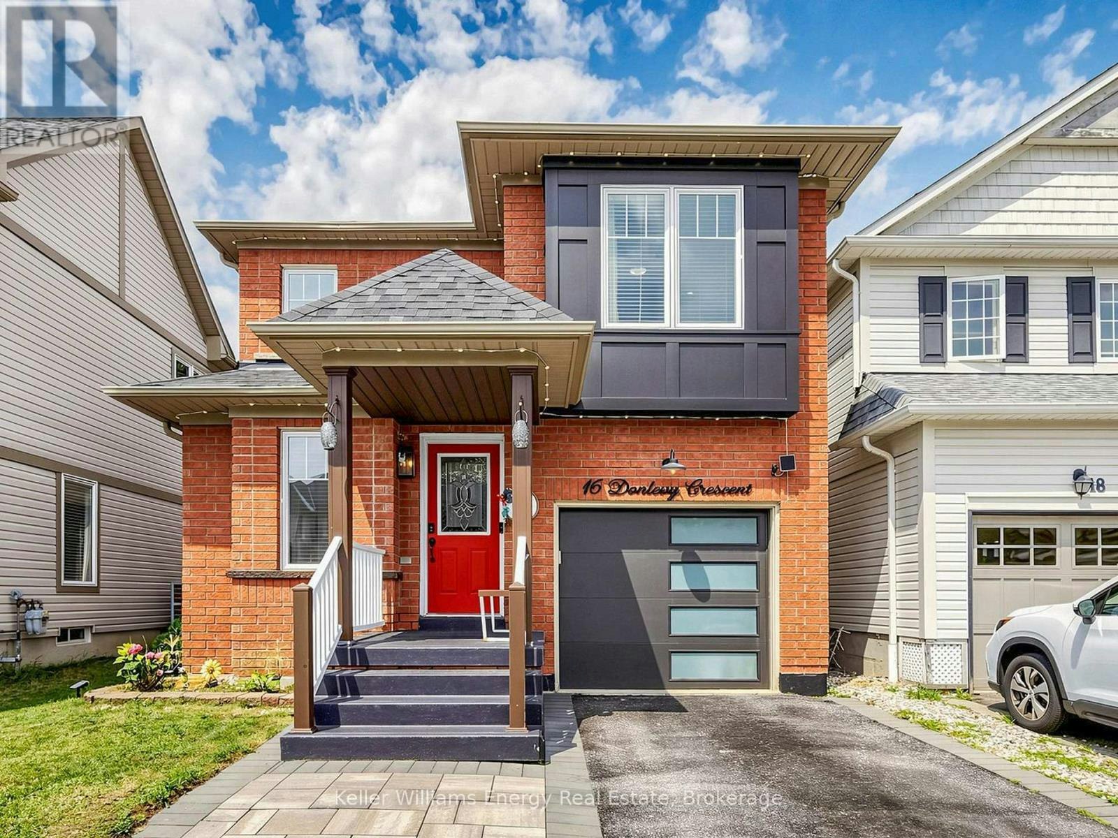 16 Donlevy Crescent, Whitby, ON, L1R 0B8