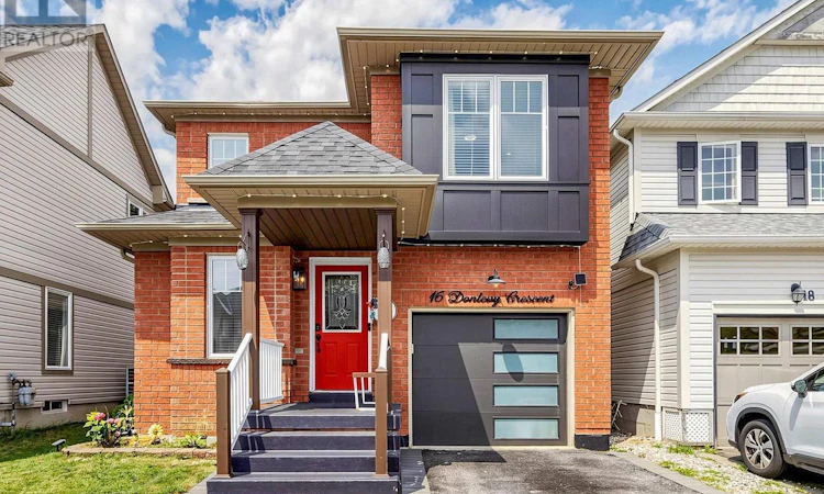16 Donlevy Crescent