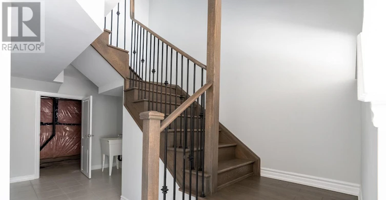 14 Paradise Way, Whitby, ON, L1R 0R7 - 40