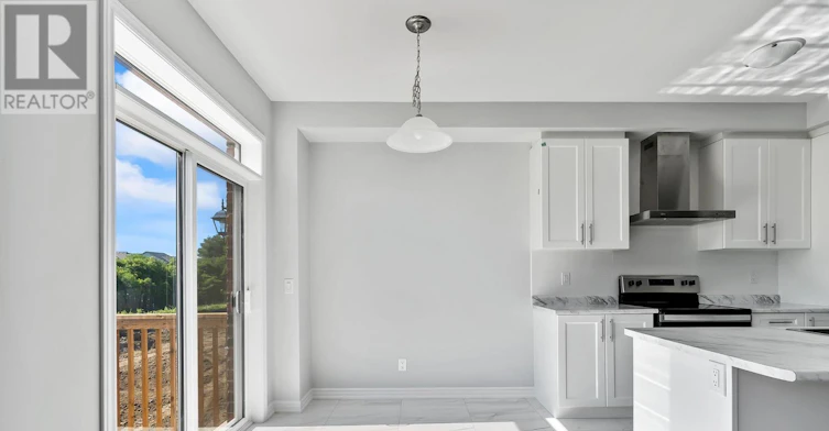 14 Paradise Way, Whitby, ON, L1R 0R7 - 12