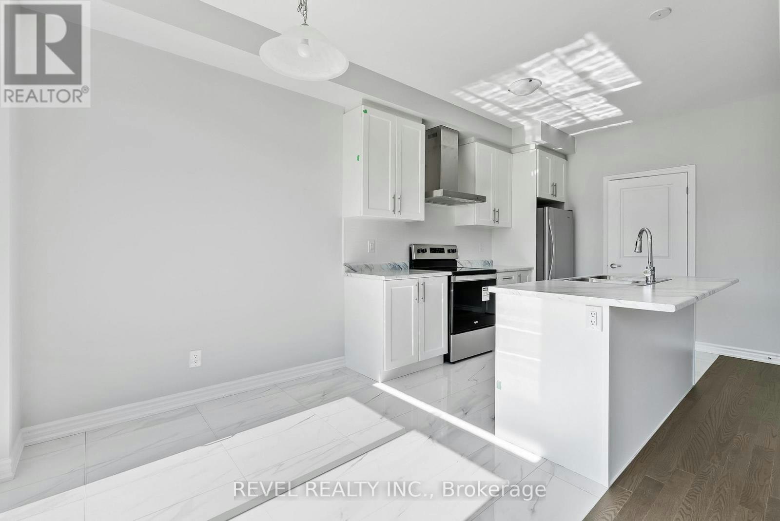 14 Paradise Way, Whitby, ON, L1R 0R7 - 13