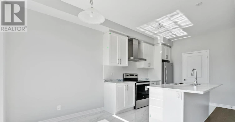 14 Paradise Way, Whitby, ON, L1R 0R7 - 13