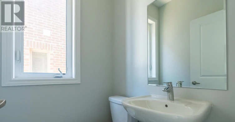 14 Paradise Way, Whitby, ON, L1R 0R7 - 4