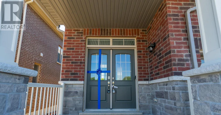 14 Paradise Way, Whitby, ON, L1R 0R7 - 2