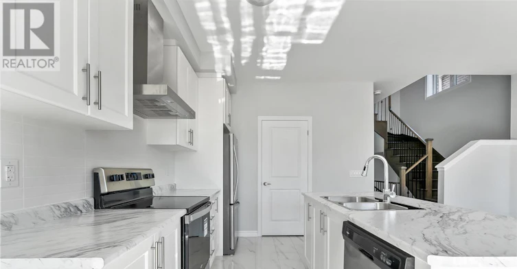 14 Paradise Way, Whitby, ON, L1R 0R7 - 15