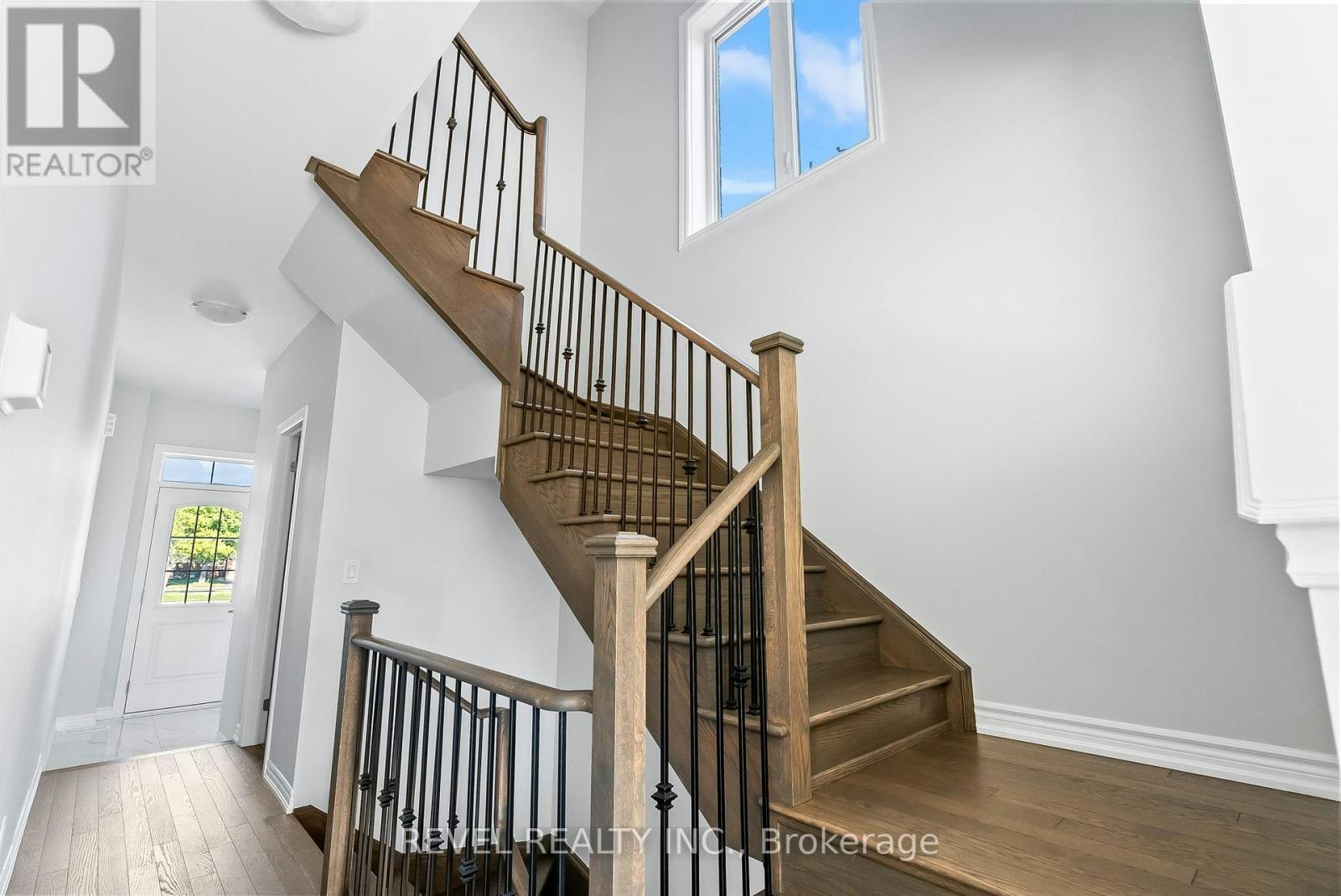 14 Paradise Way, Whitby, ON, L1R 0R7 - 18