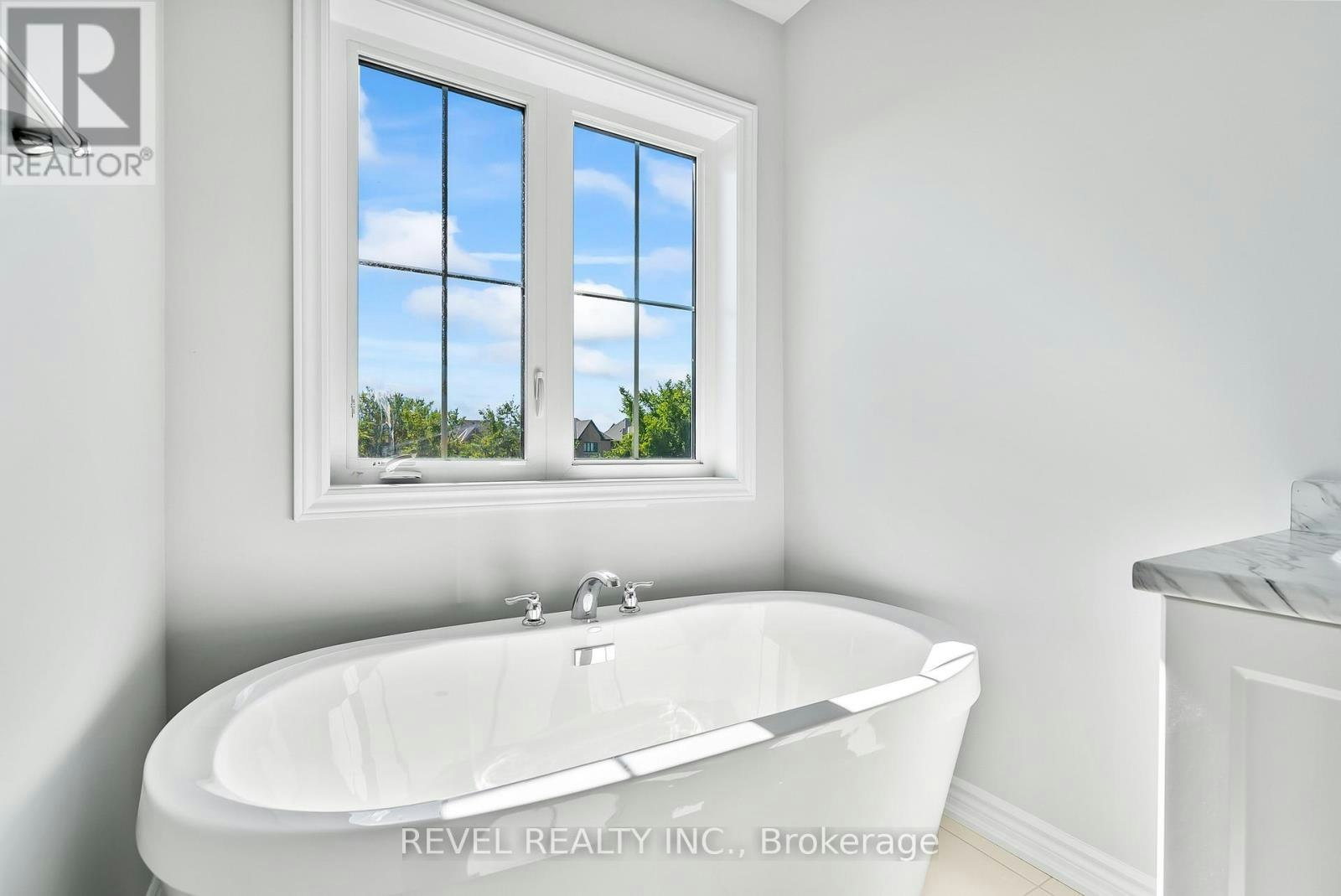 14 Paradise Way, Whitby, ON, L1R 0R7 - 31