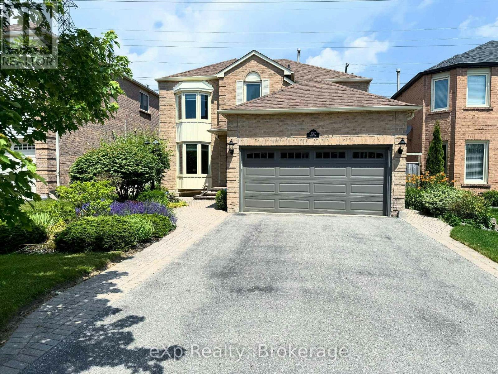 1067 Maury Crescent, Pickering, ON, L1X 1R4