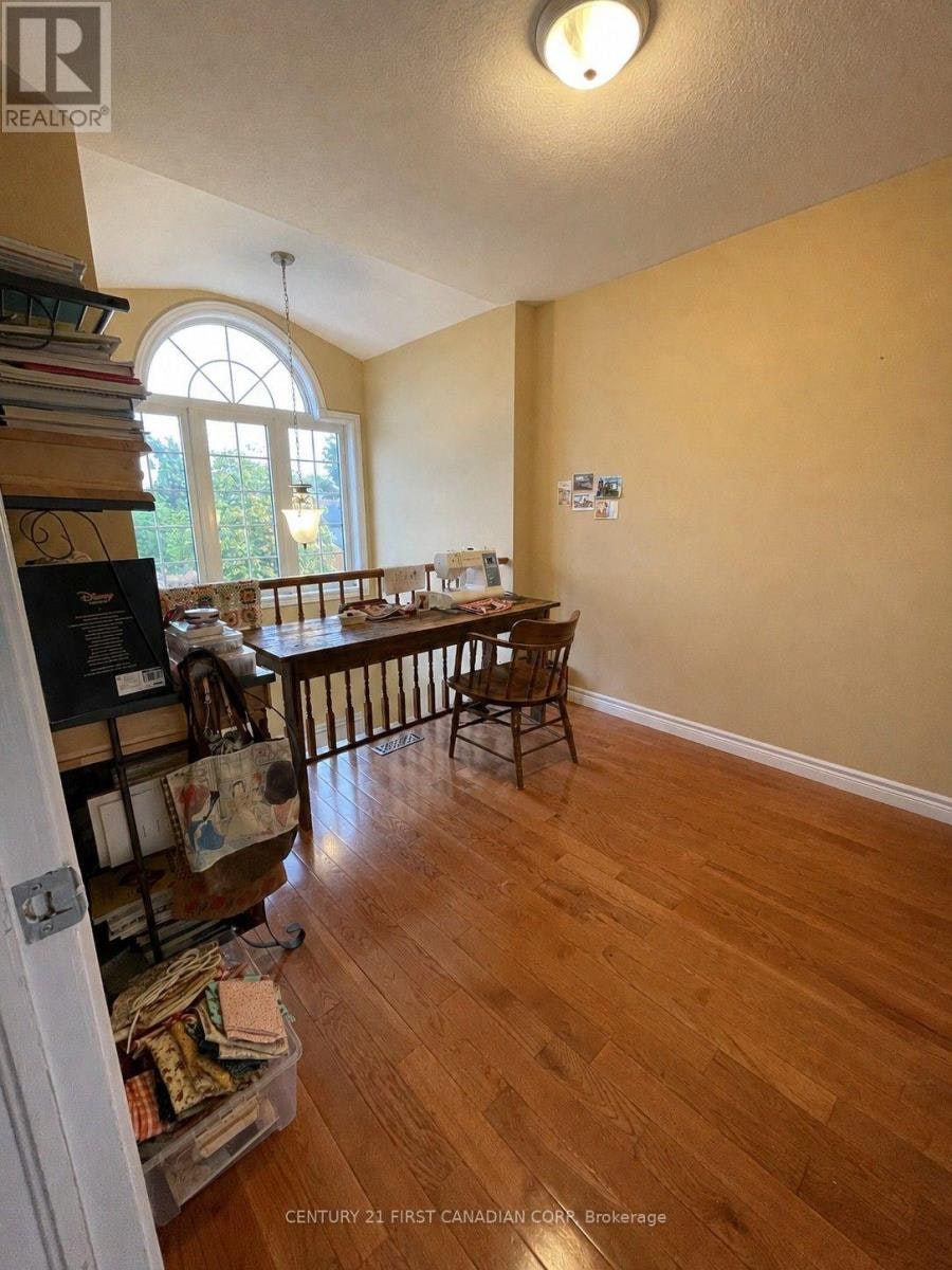 2052 Blackwater Road, London, ON, N5X 4K1 - 12
