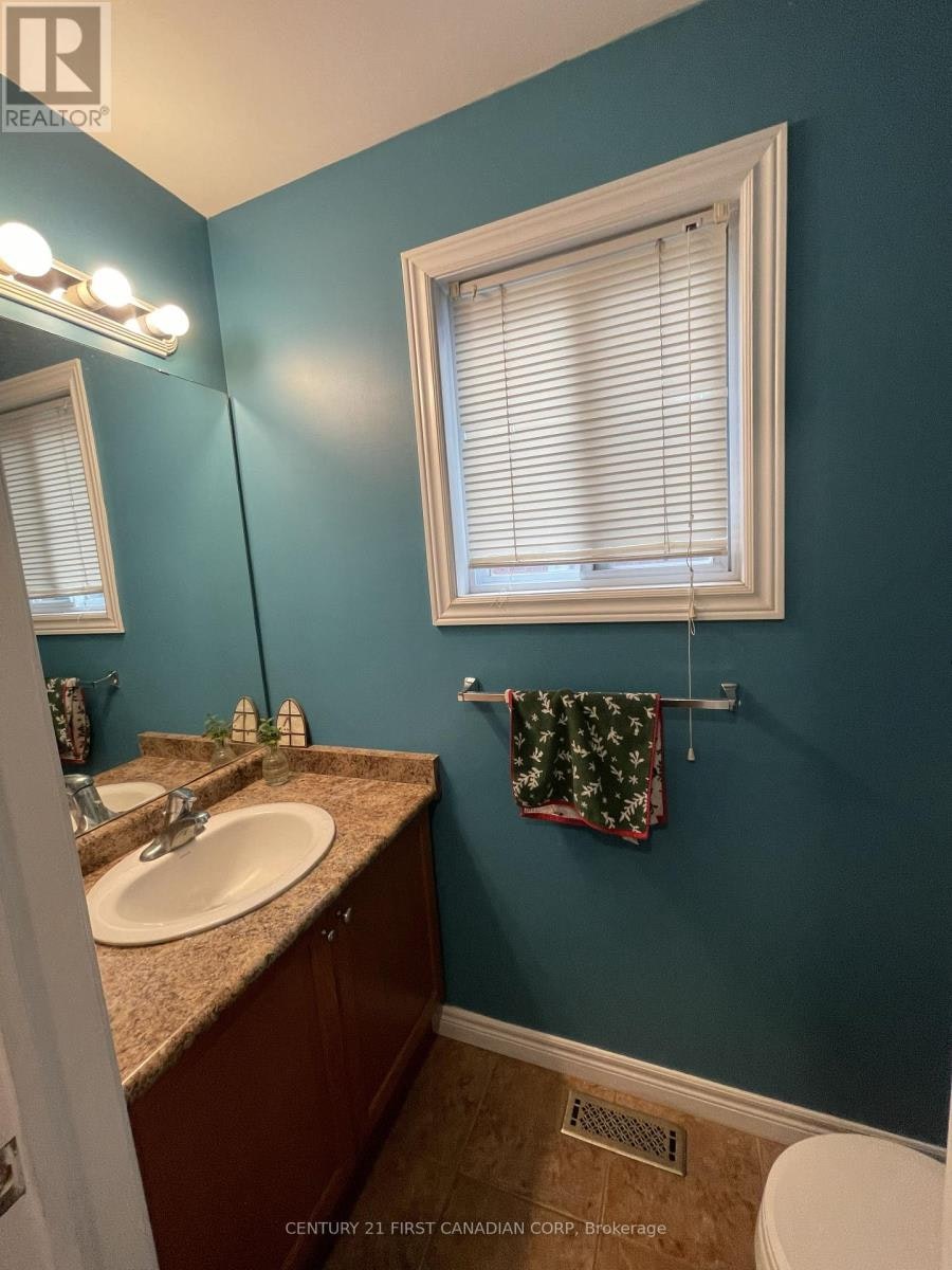 2052 Blackwater Road, London, ON, N5X 4K1 - 6