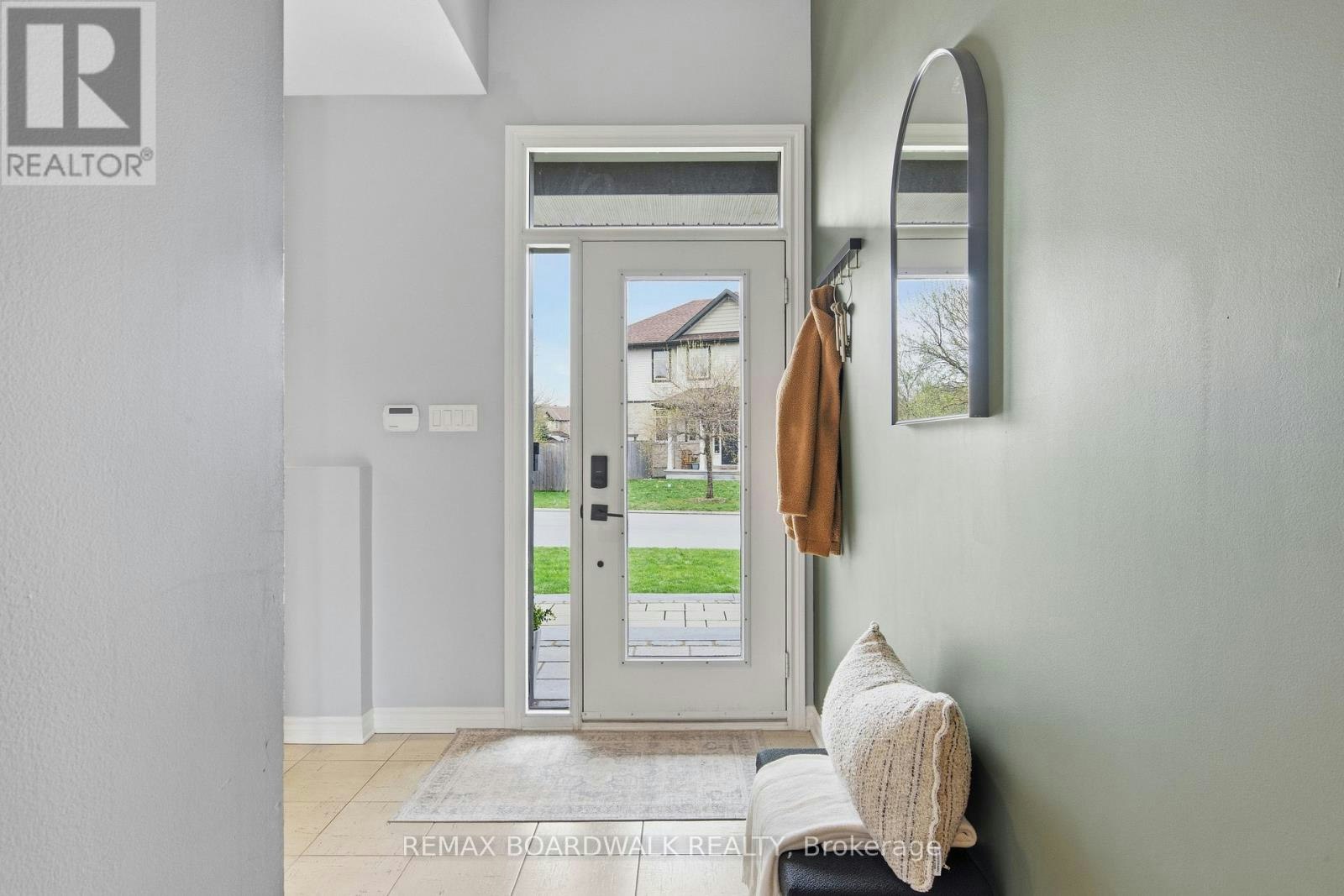 375 Cooks Mill Crescent, Ottawa, ON, K1V 2N2 - 10