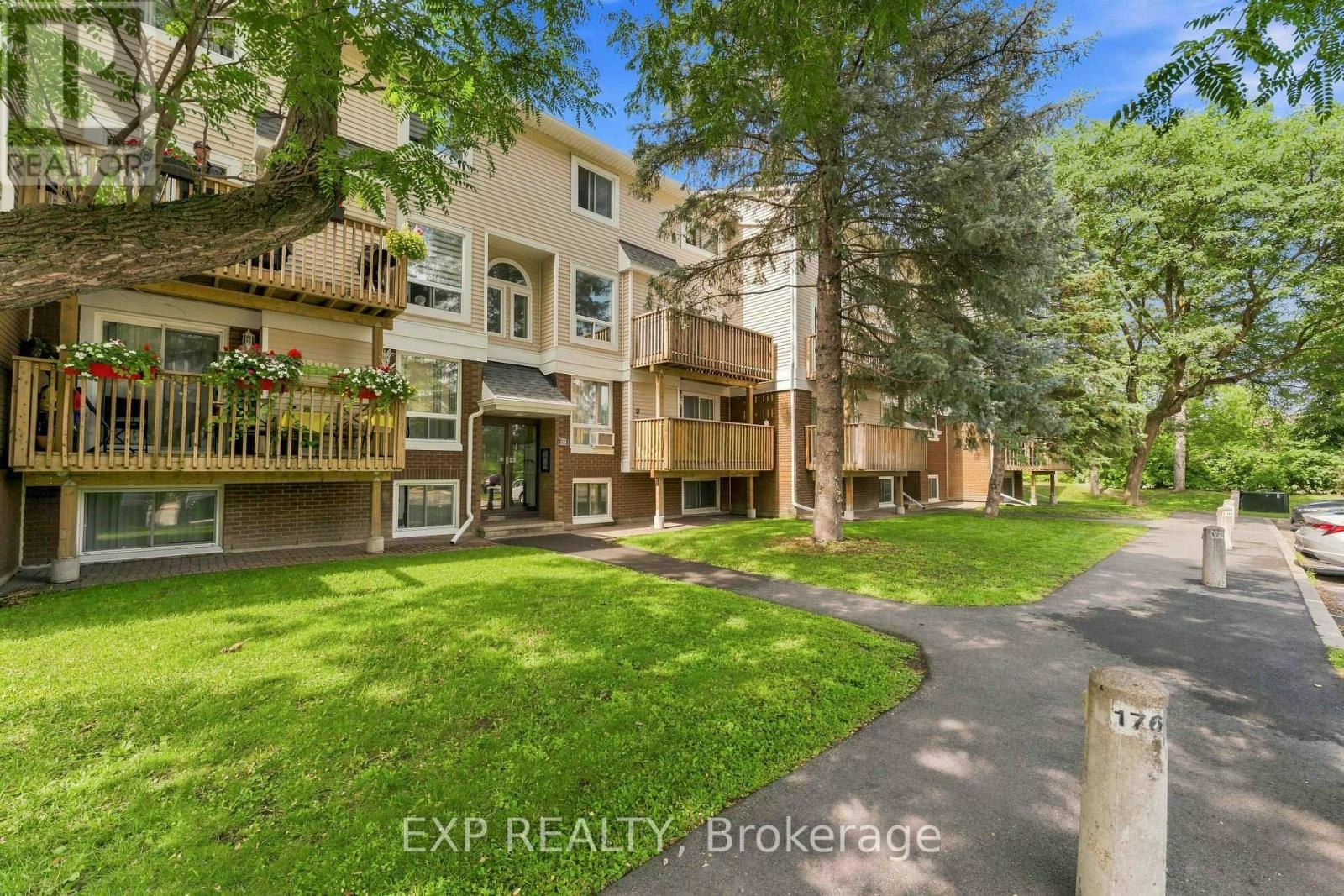 2-320 Fenerty Court, Ottawa, ON, K2L 3A8