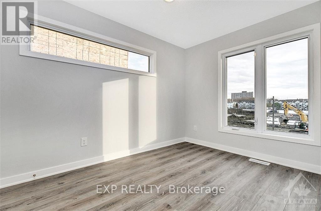821 Mikinak Road, Ottawa, ON, K1K 4Z9 - 26