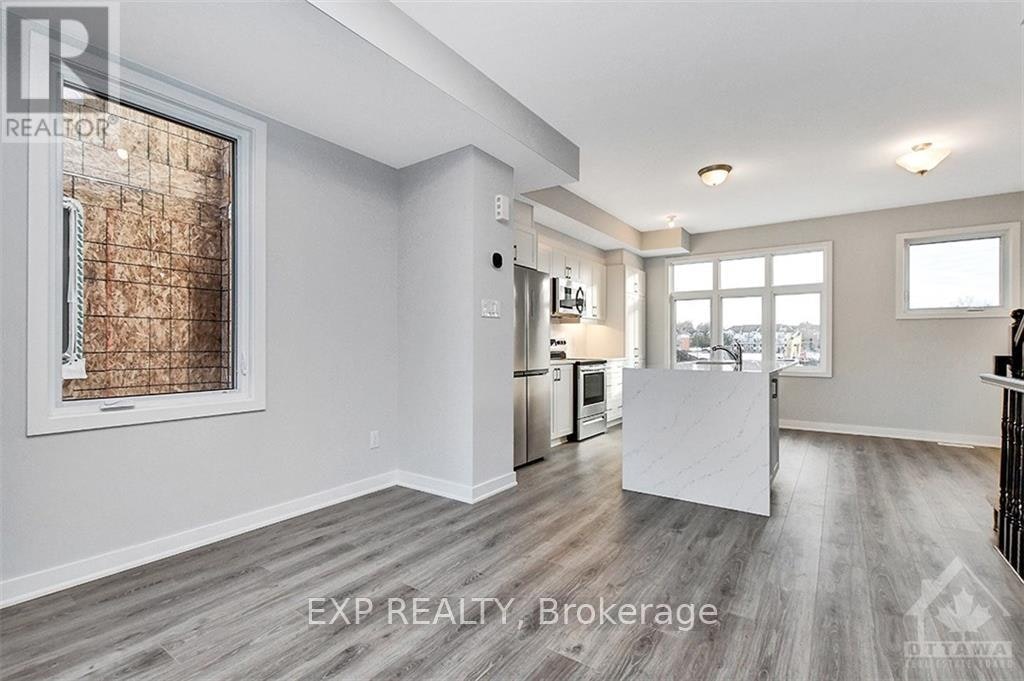 821 Mikinak Road, Ottawa, ON, K1K 4Z9 - 10