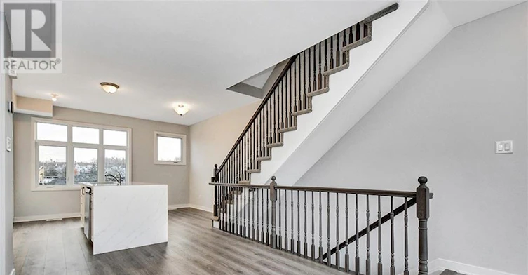 821 Mikinak Road, Ottawa, ON, K1K 4Z9 - 13