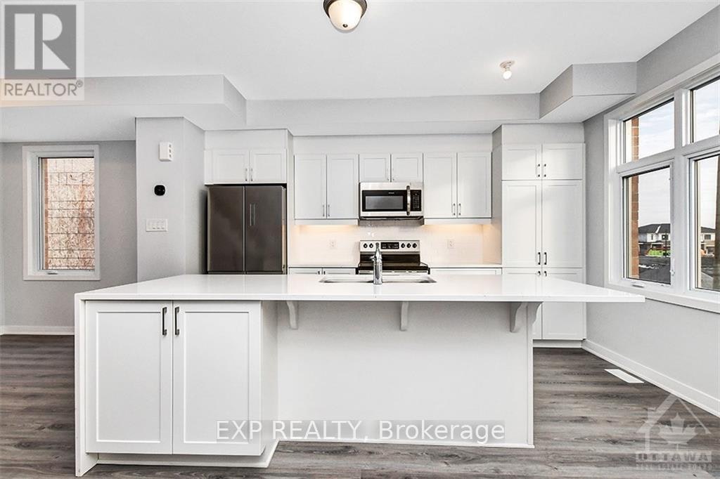821 Mikinak Road, Ottawa, ON, K1K 4Z9 - 15
