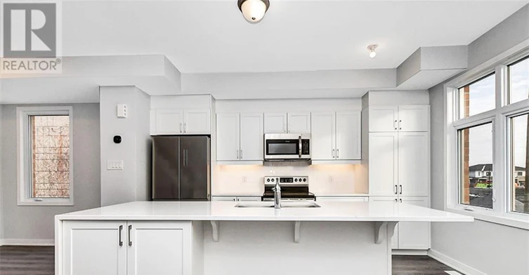 821 Mikinak Road, Ottawa, ON, K1K 4Z9 - 15