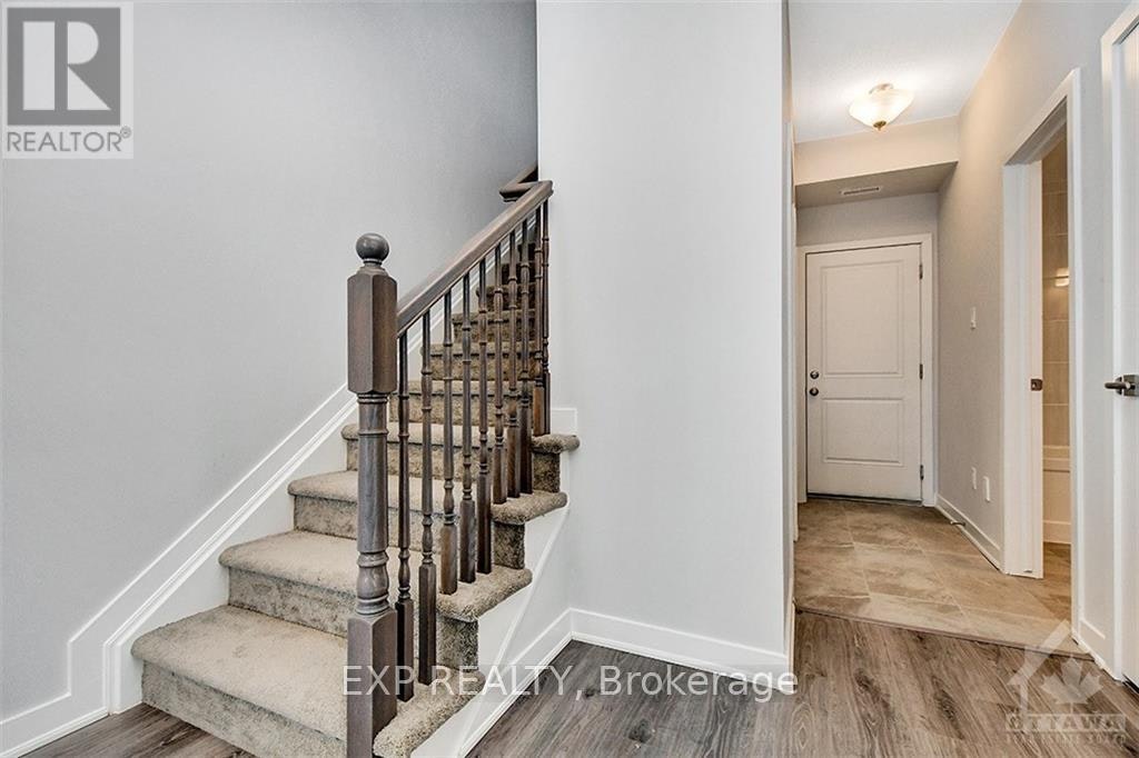 821 Mikinak Road, Ottawa, ON, K1K 4Z9 - 4
