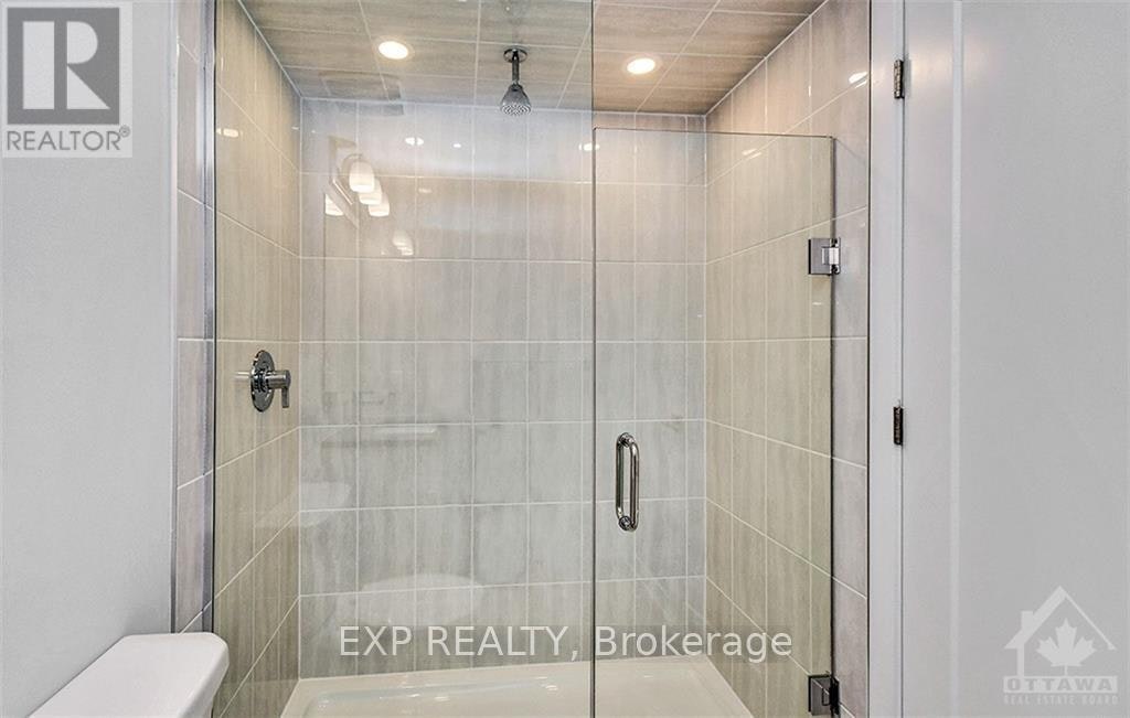 821 Mikinak Road, Ottawa, ON, K1K 4Z9 - 24