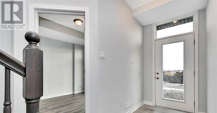 821 Mikinak Road, Ottawa, ON, K1K 4Z9 - 3