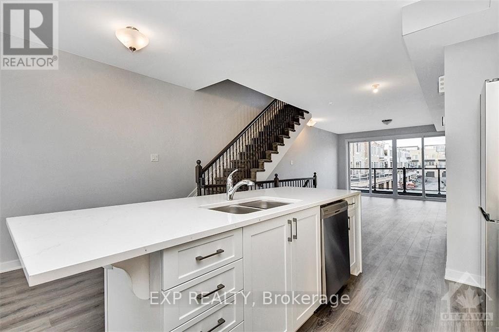 821 Mikinak Road, Ottawa, ON, K1K 4Z9 - 17