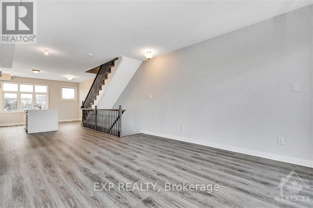 821 Mikinak Road, Ottawa, ON, K1K 4Z9 - 9