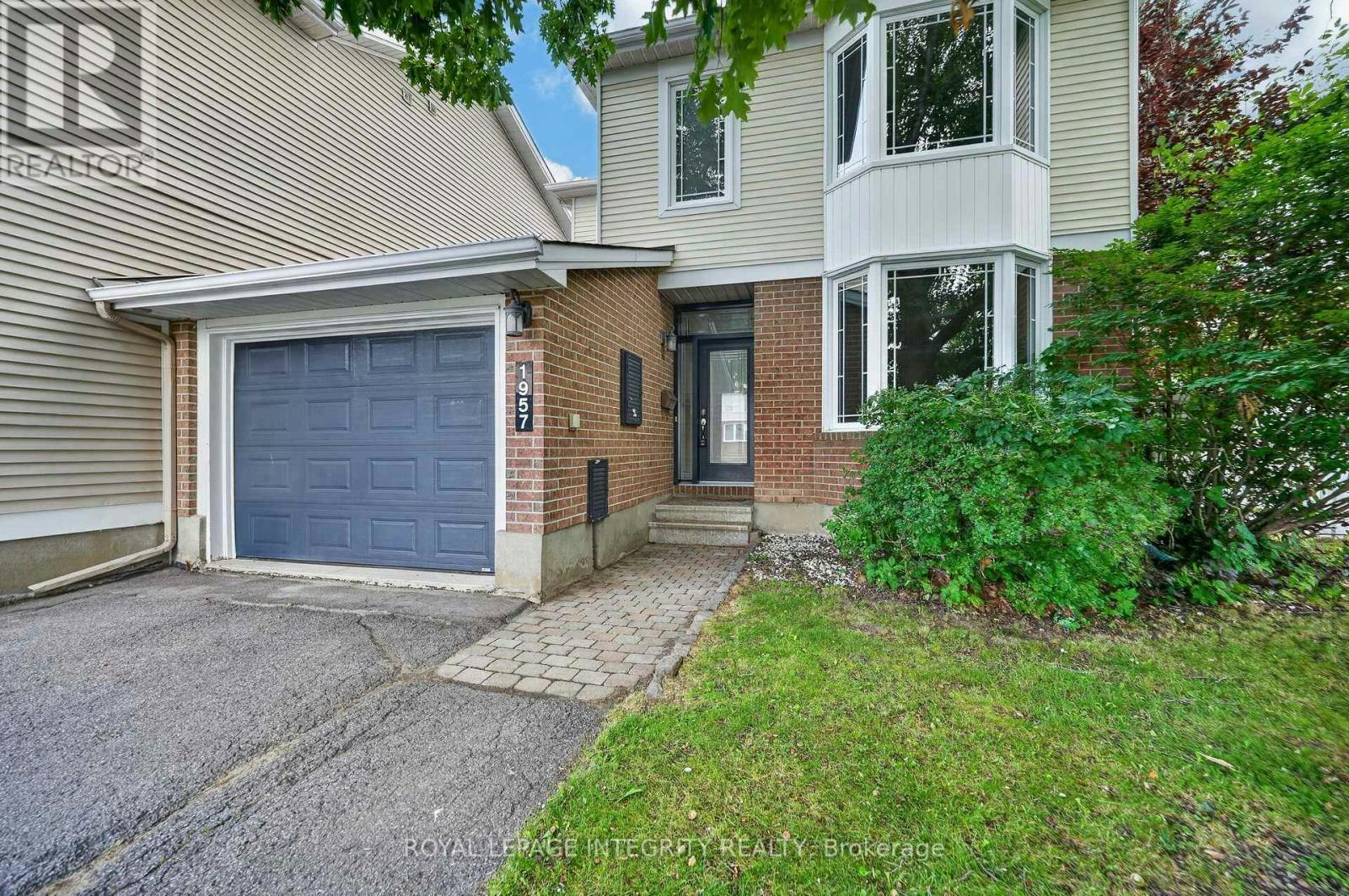 1957 Crestmont Place, Ottawa, ON, K1W 1E4