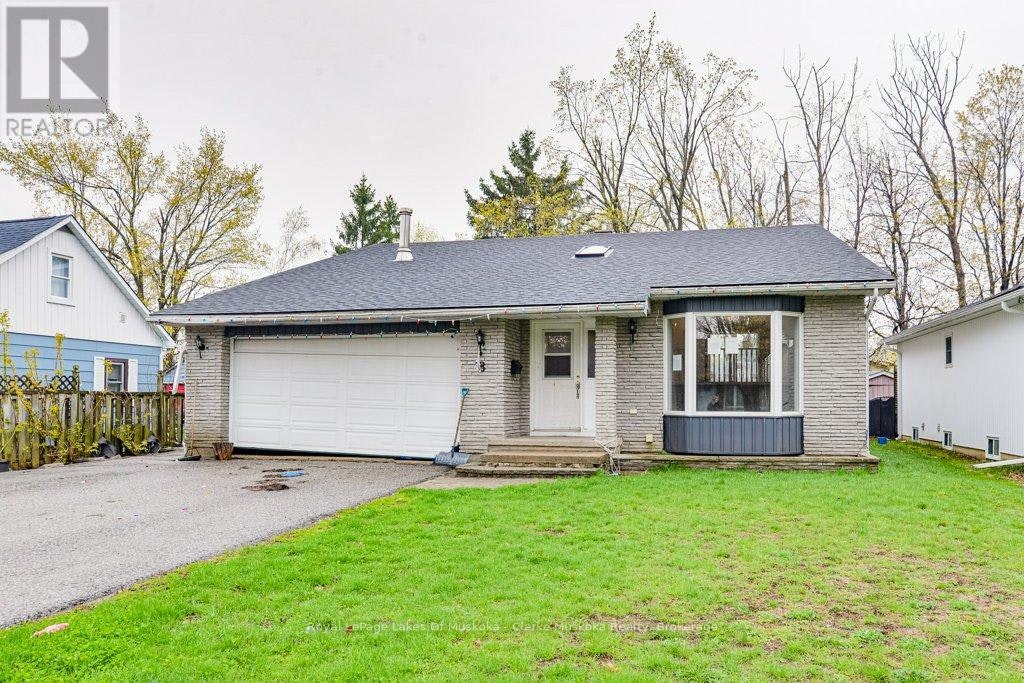 8 Edna Street, Orillia, ON, L3V 6G4