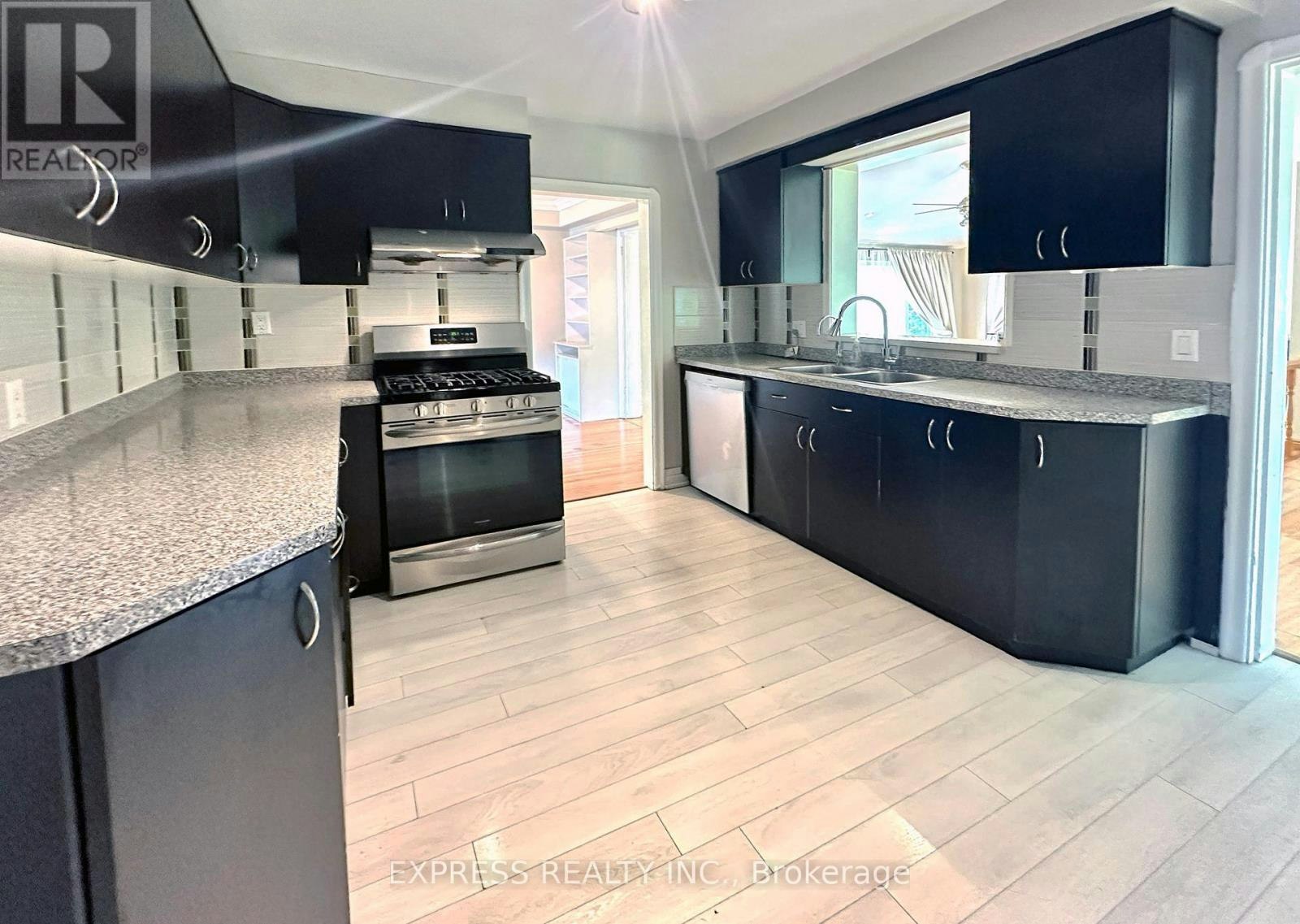 392 Hollywood Avenue, Toronto, ON, M2N 3L5 - 5
