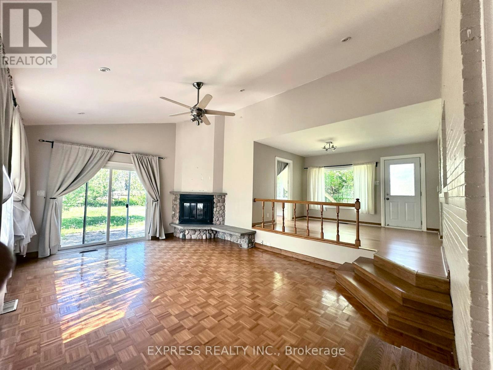 392 Hollywood Avenue, Toronto, ON, M2N 3L5 - 4