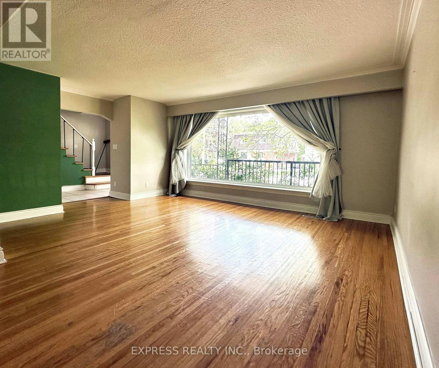 392 Hollywood Avenue, Toronto, ON, M2N 3L5 - 3
